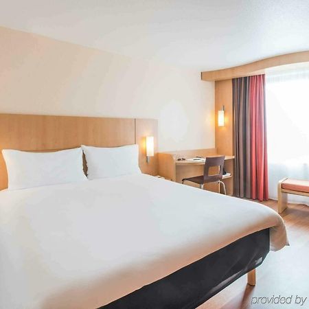 Hotel Ibis Nantes Centre Tour Bretagne Exterior foto